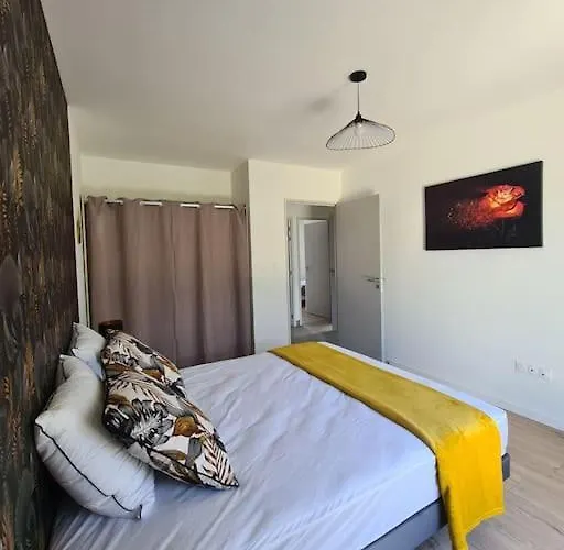 La Couzinette 3km Du Parc Puy Du Fou Les Épesses